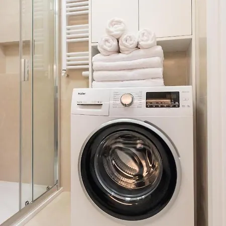 Mokotow Empire * وارسو